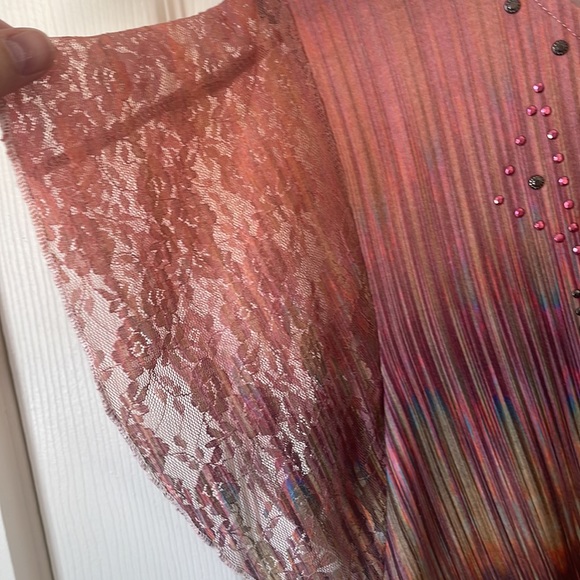 💕Live and let Live size medium women’s top - Picture 4 of 7